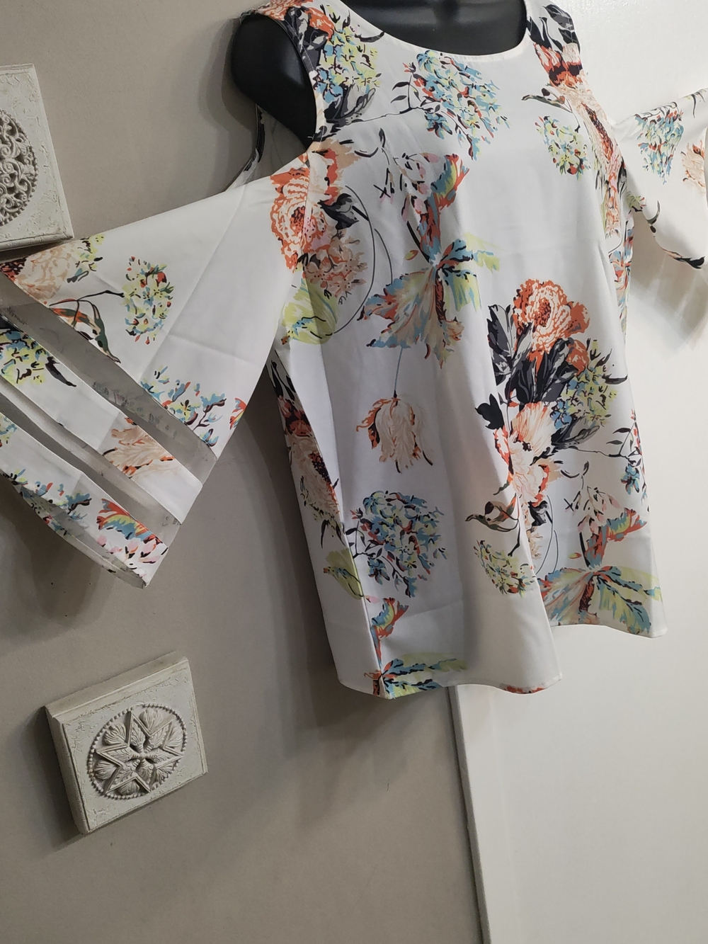 White Floral Open-Shoulder Butterfly Sleeve Blouse